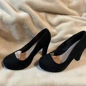 Black Suede Platform Pump Size 11